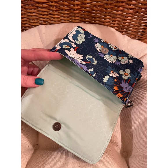 Vera Bradley RFID wallet - Picture 3 of 6